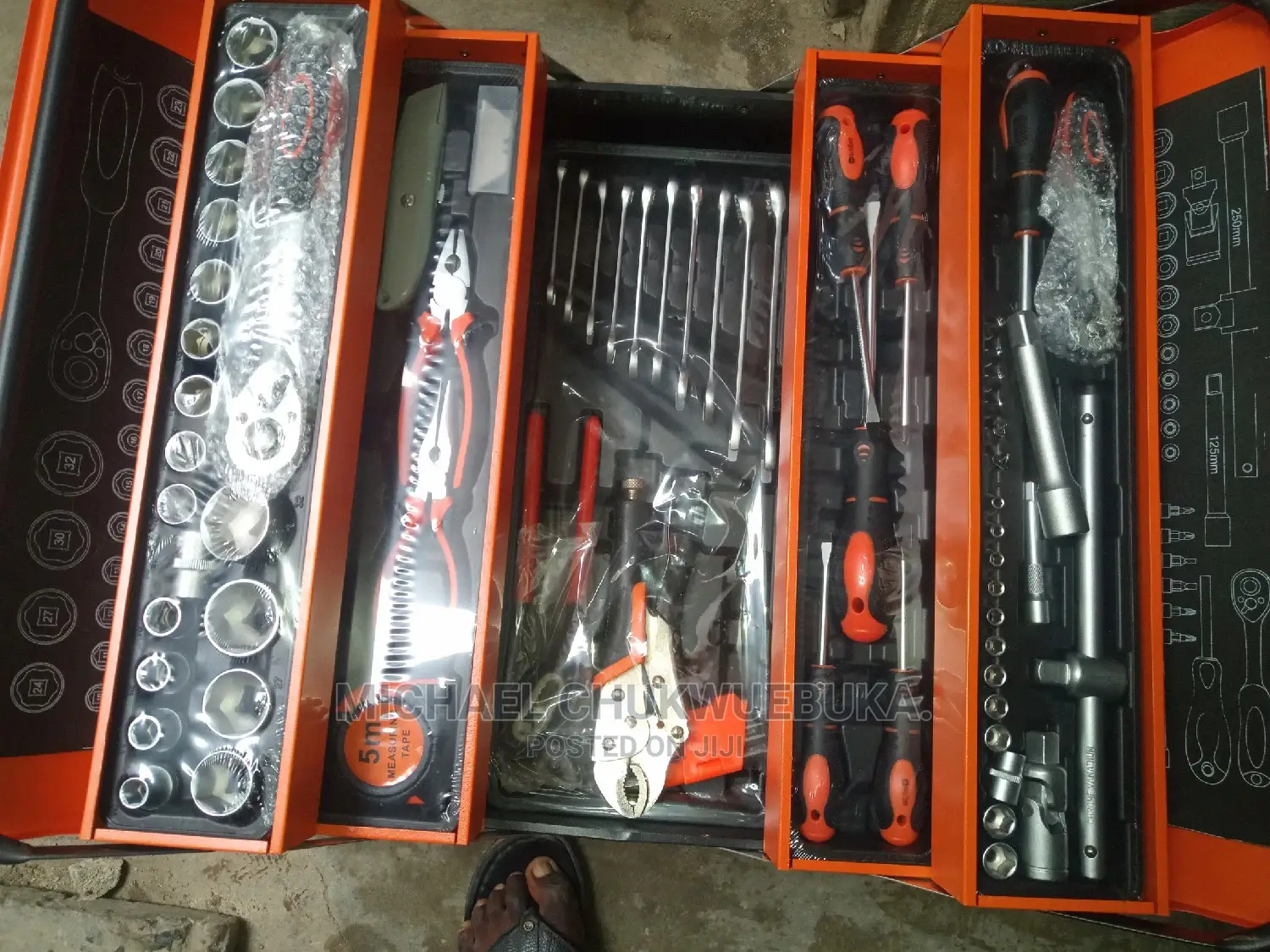 85ps Complete Tools Box Set With 1⁄2 1⁄4