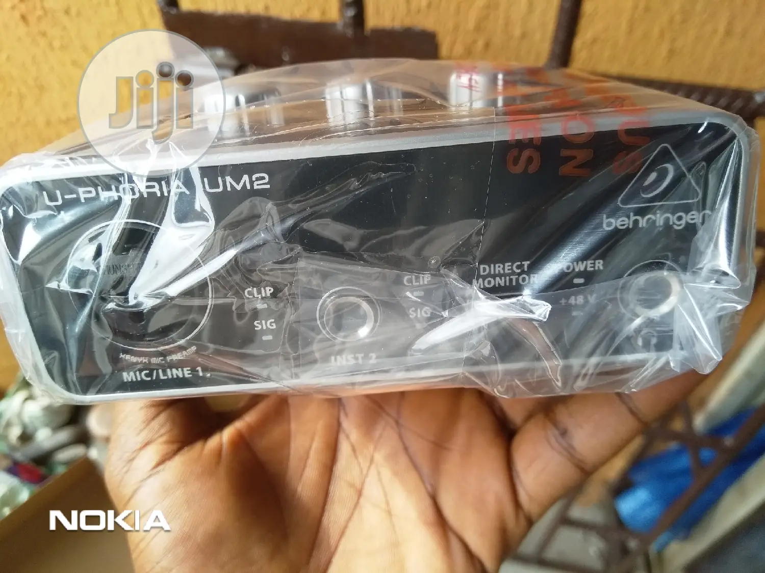 Behringer U-Phoria Um2 Audio Interface