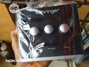 Behringer U-Phoria Um2 Audio Interface