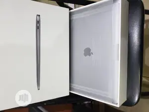 New Laptop Apple MacBook Air 8GB Intel Core I3 SSD 256GB