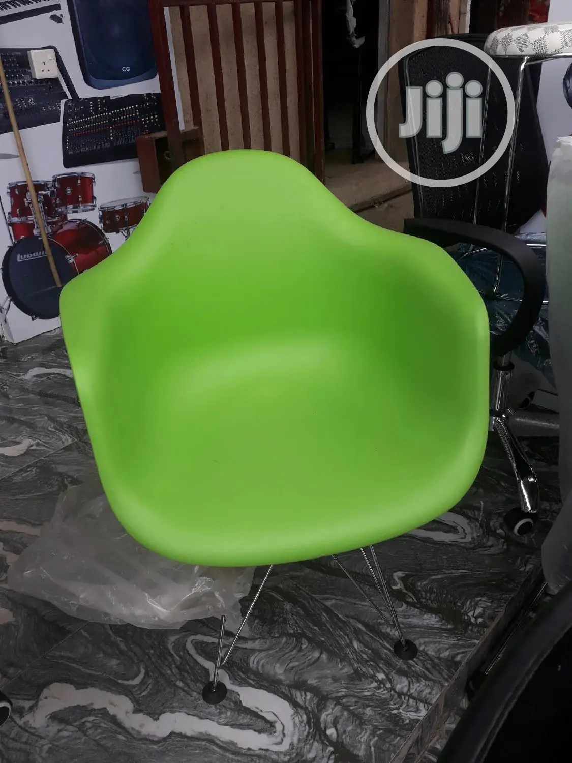 Modren Plastic Chair