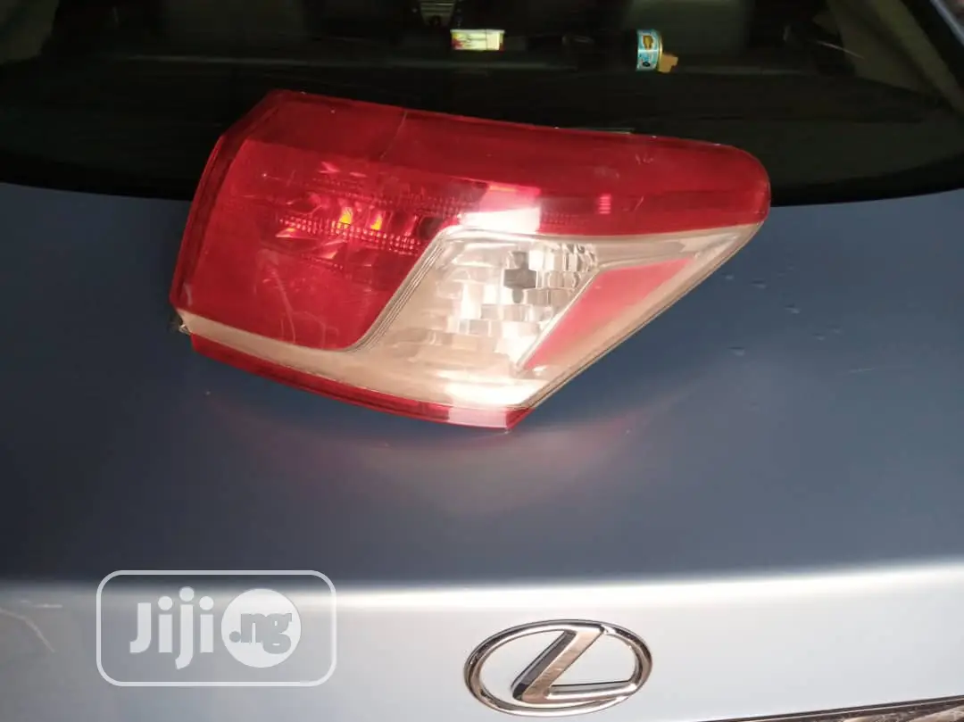 Back Light Lexus ES 2010 Model