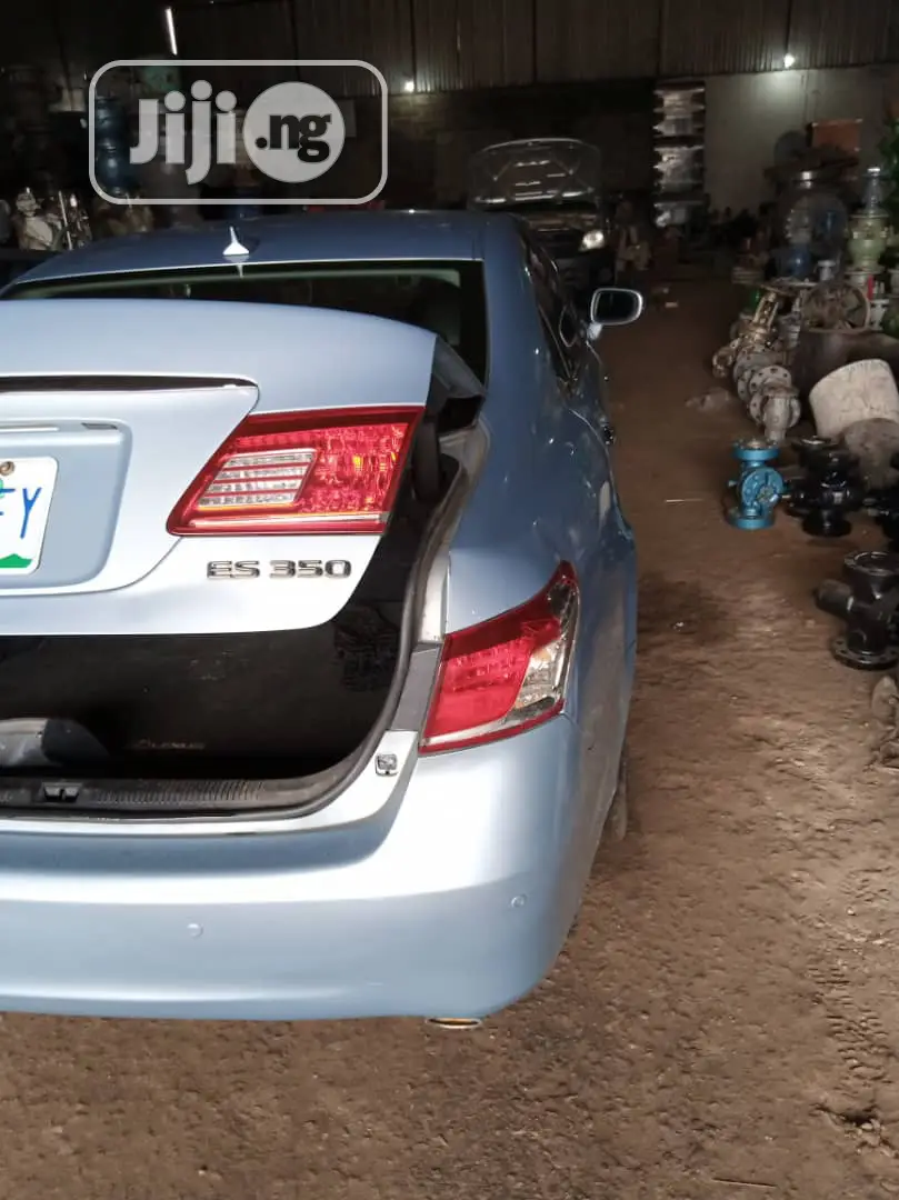 Back Light Lexus ES 2010 Model