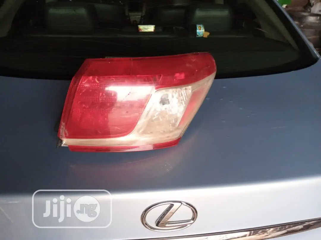 Back Light Lexus ES 2010 Model