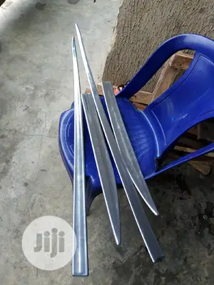 Body Chrome for Toyota Venza Model