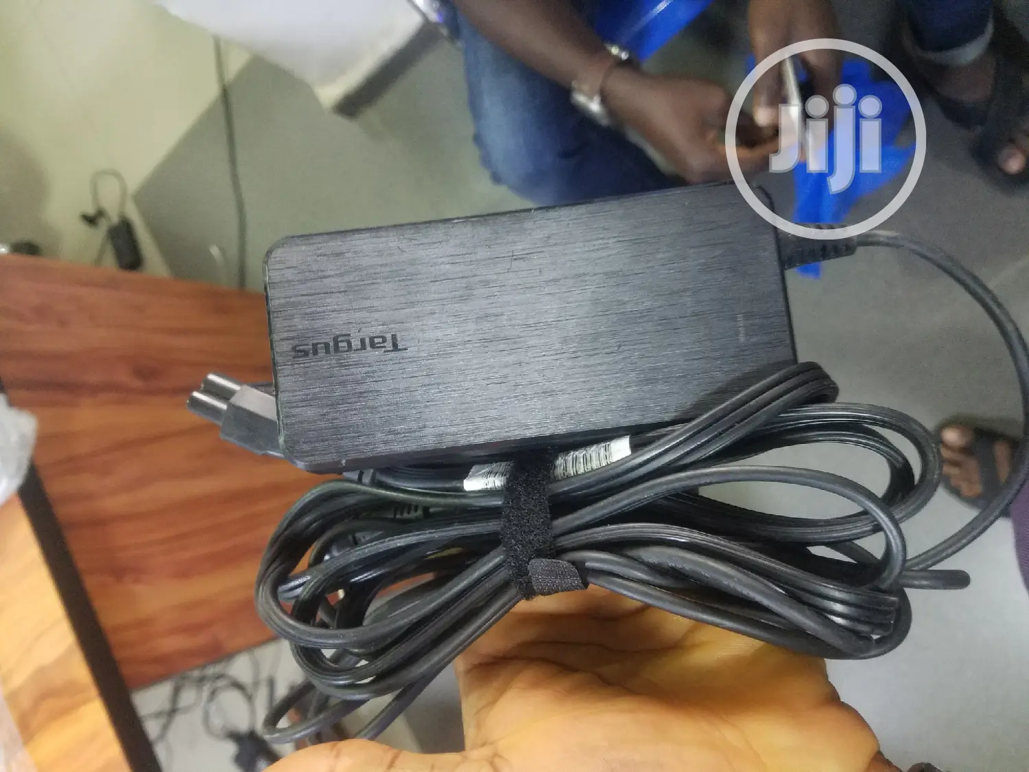 Follow Come Hp Charger 90watts