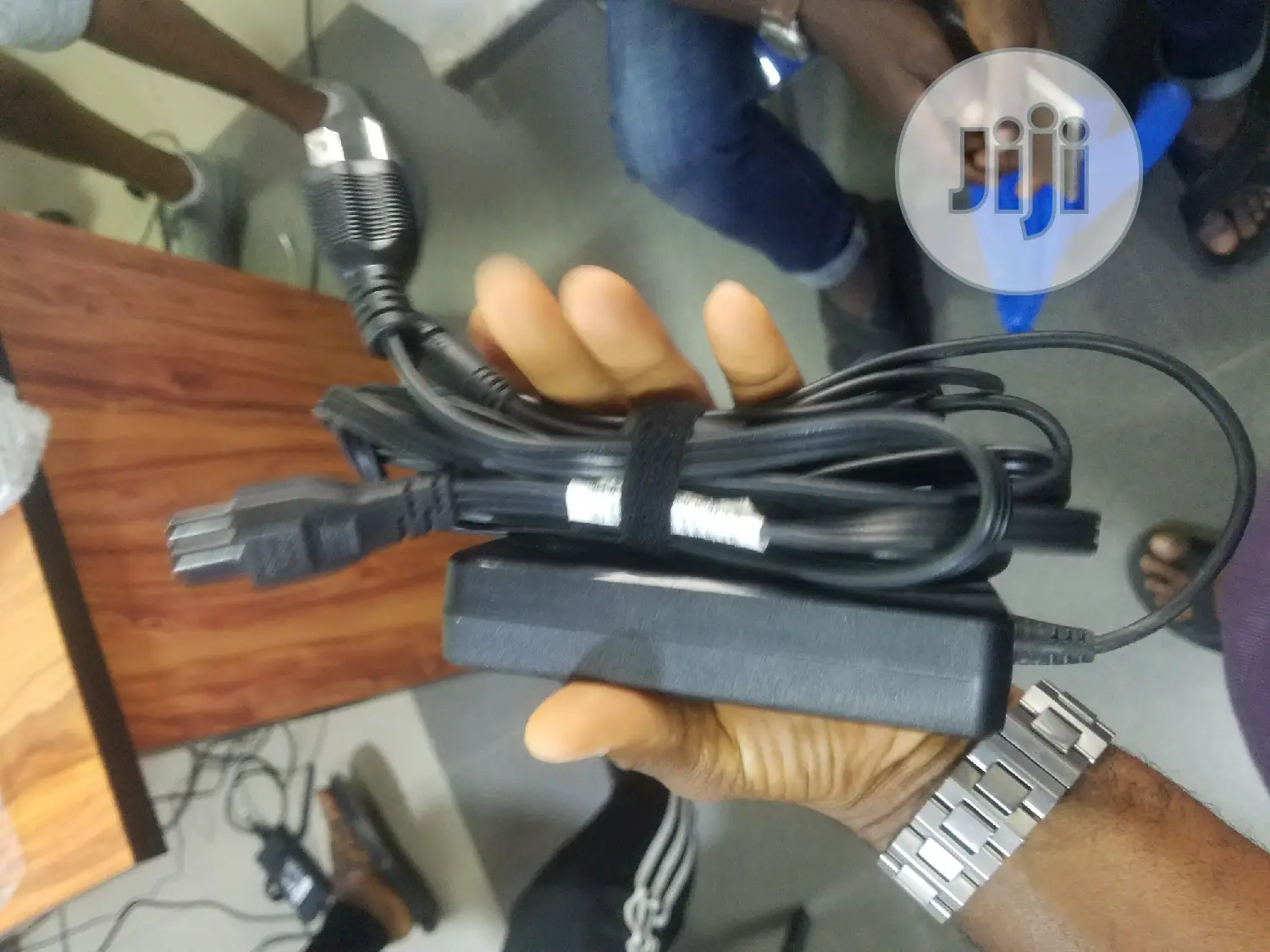 Follow Come Hp Charger 90watts