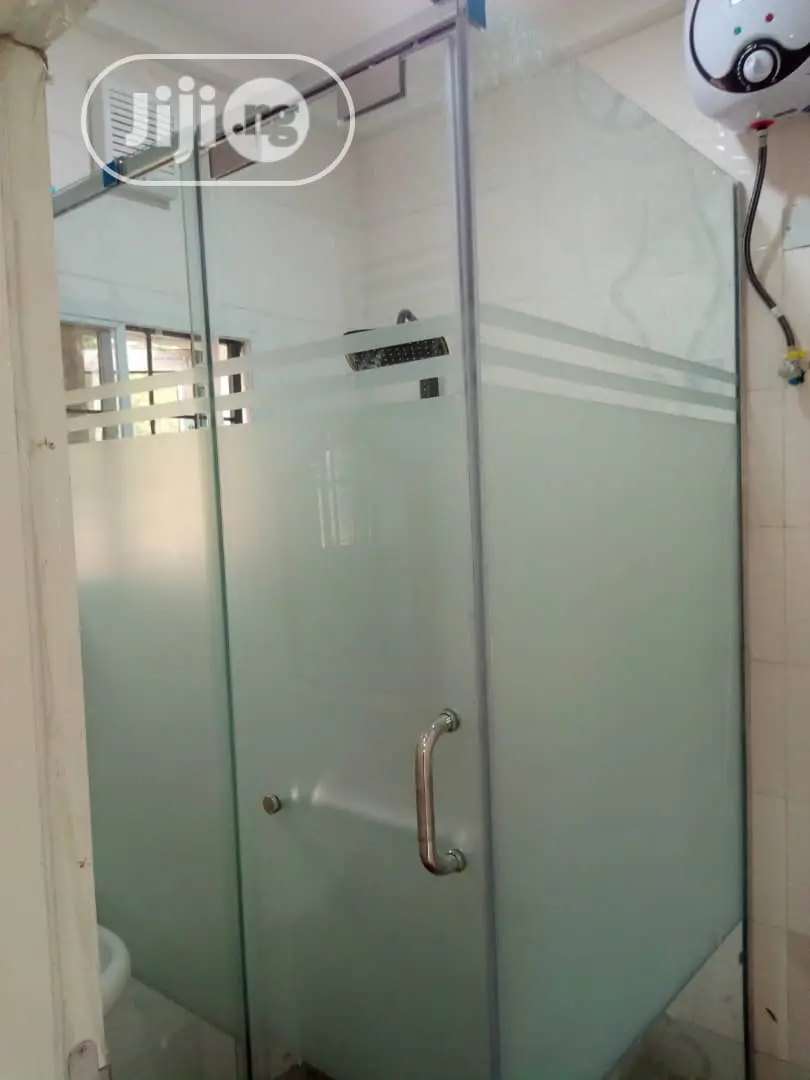 Laminated Shower Cubicle