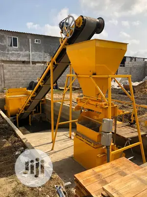 Complete Line Concrete Block Molding Machine