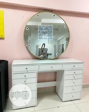 Luxury Make-Up Dressing Mirror With Light