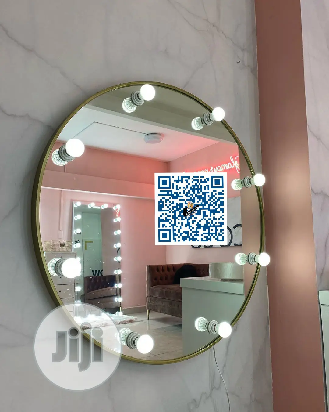 Luxury Make-Up Dressing Mirror With Light