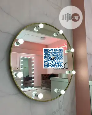 Luxury Make-Up Dressing Mirror With Light