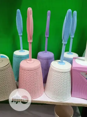 Water Closet Brush