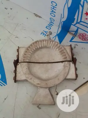Meat Pie and Chicken Pie Moulder