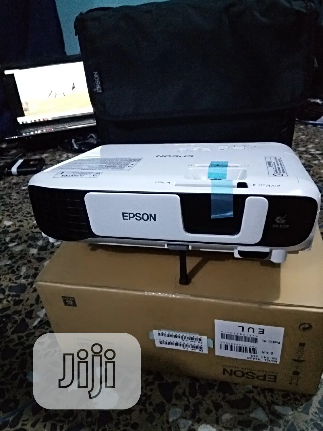 3000 Lumens Epson Projector With Hdmi