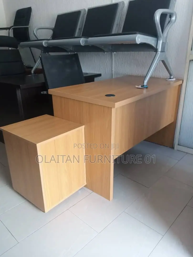 Office With Movable Drawer
