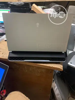 Laptop Alienware Area-51m 32GB Intel Core I9 SSHD (Hybrid) 2T