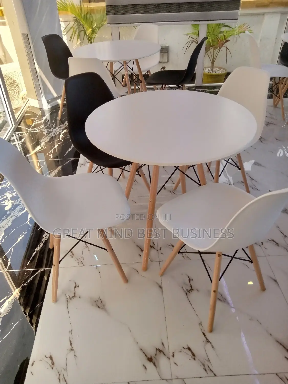 Wooden Leg Plastic Table and Chairs