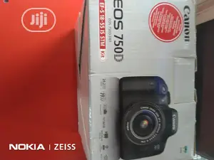 Canon EOS 750D