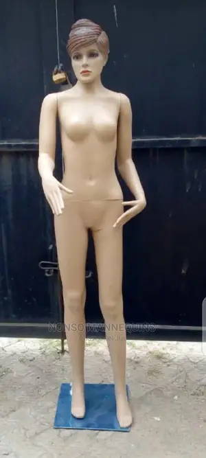 G7 Plastic Female Full Body Mannequin
