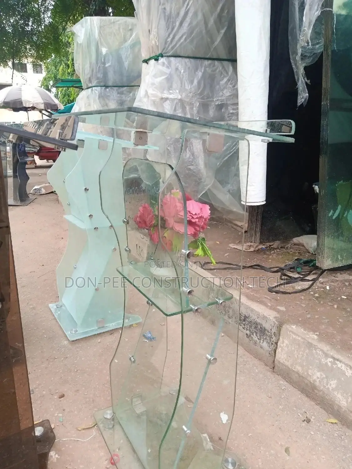 Frameless Glass Pulpit