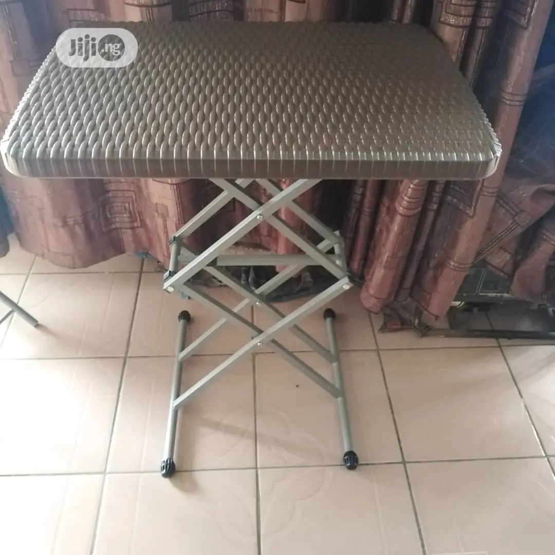 High Quality Table