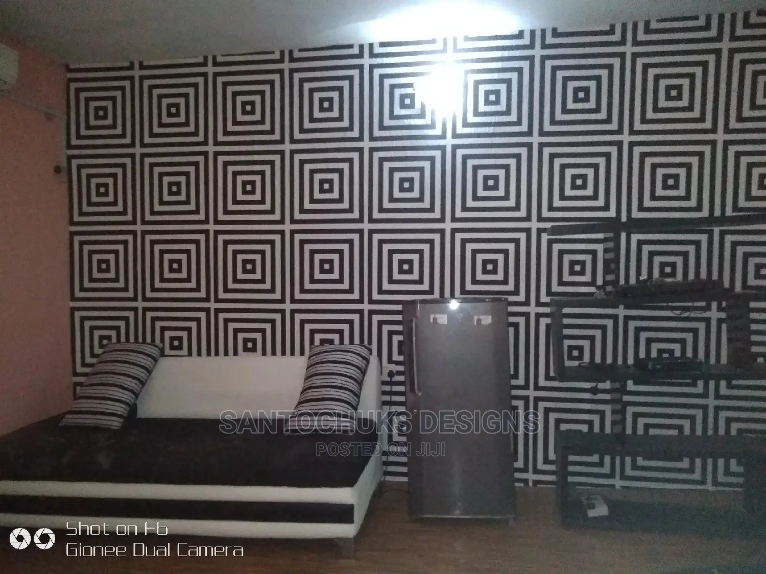 Cornice and Wallpapers