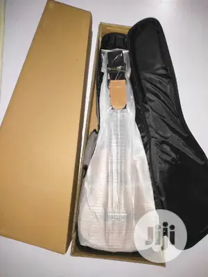 Hallmark-Uk Concert Ukulele