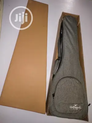 Hallmark-Uk Concert Ukulele