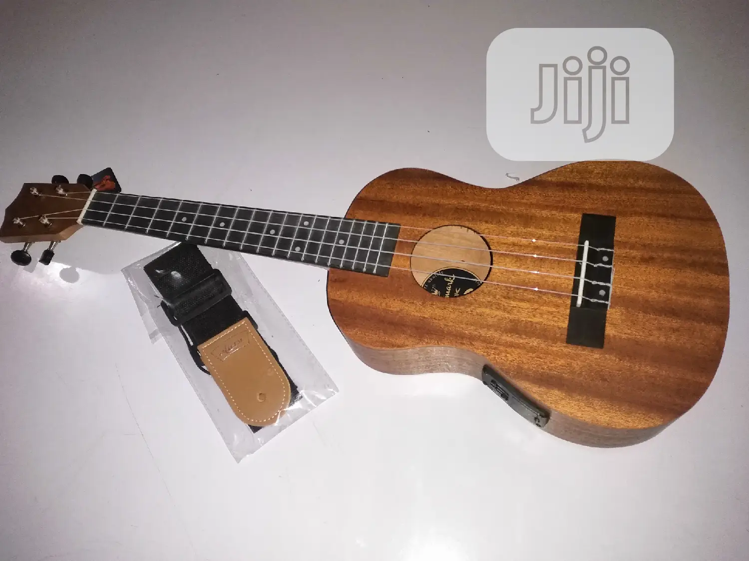 Hallmark-Uk Concert Ukulele