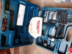 Planner Machine Bosch Gho 26-82