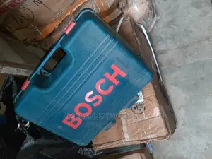Planner Machine Bosch Gho 26-82