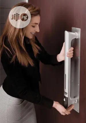 Photo - Pullclean Hand Sanitizing Door Handle With Sanitizer Refill