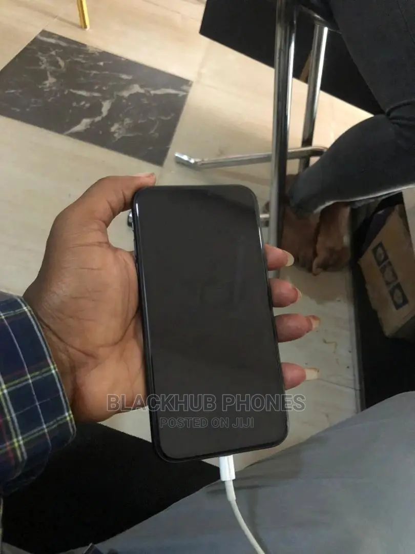 Apple iPhone 11 64 GB Gray