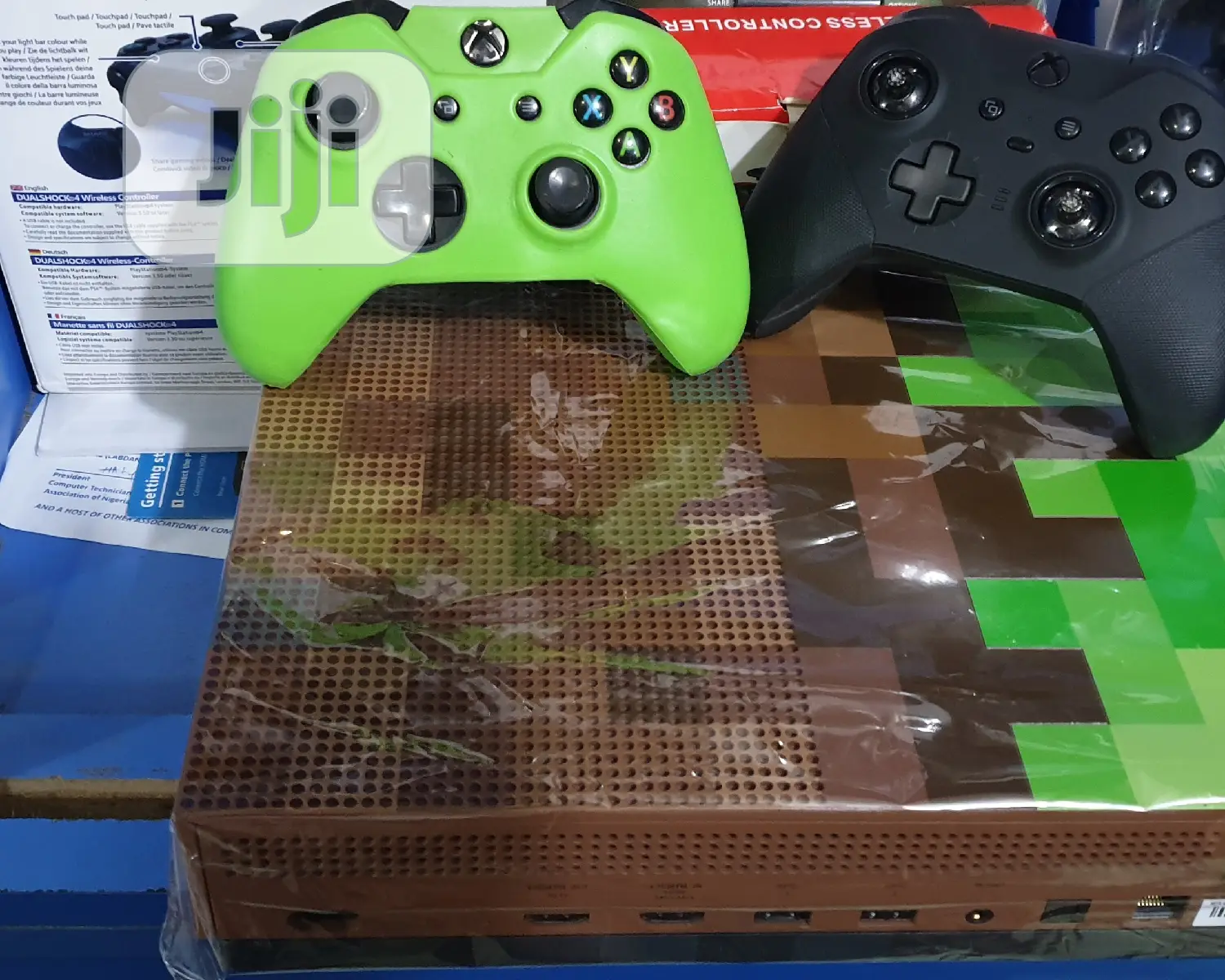 Xbox One S 1tb Customized + 2 Pads