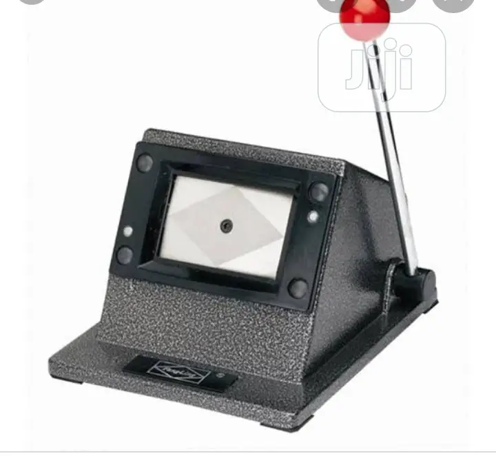 Complementary (PVC) Card Die Cutting Machine