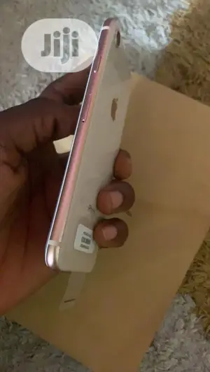 Apple iPhone 8 64 GB Gold