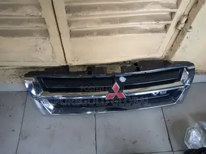 Front Grille For Mitsubishi Montero Limited.