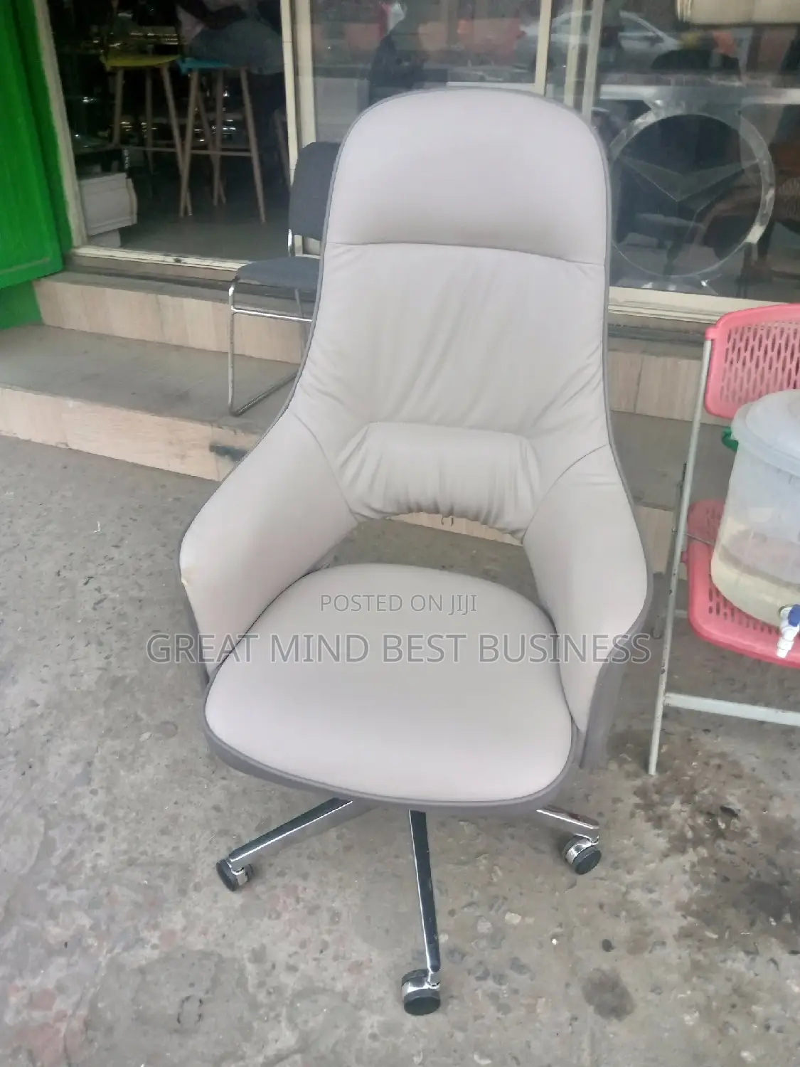Executive Swivel Office Chairs