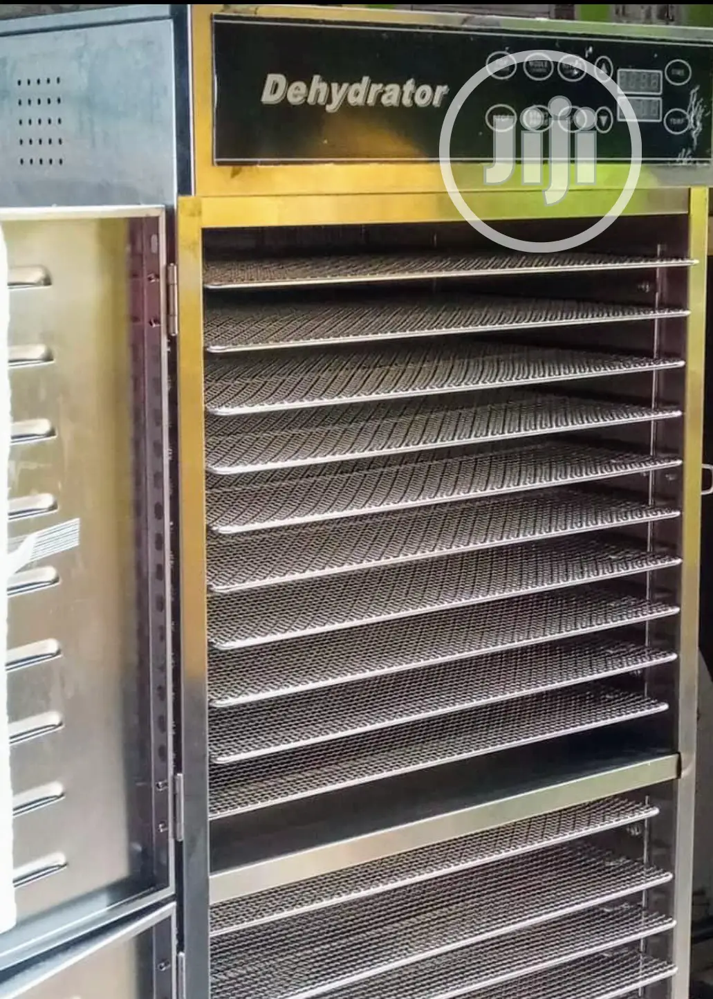 Dehydrator