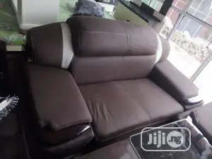 7 Sitters Venza Sofas