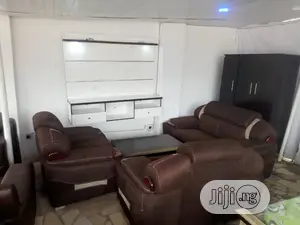 7 Sitters Venza Sofas