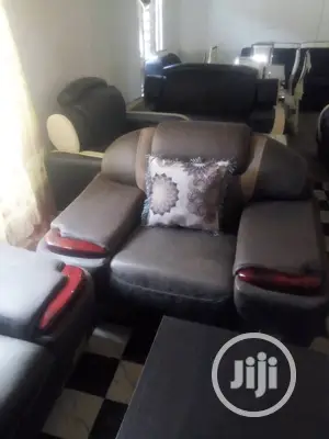 7 Sitters Venza Sofas