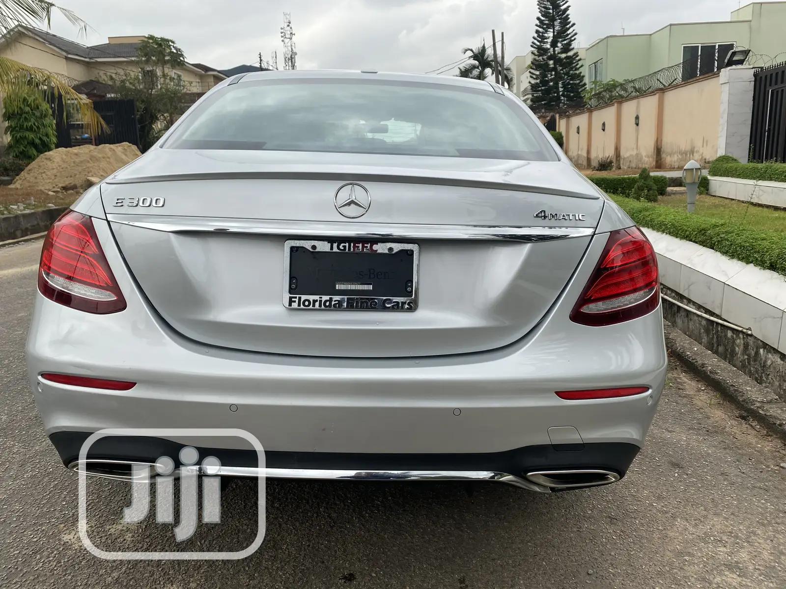 Mercedes-Benz E300 2017 Silver