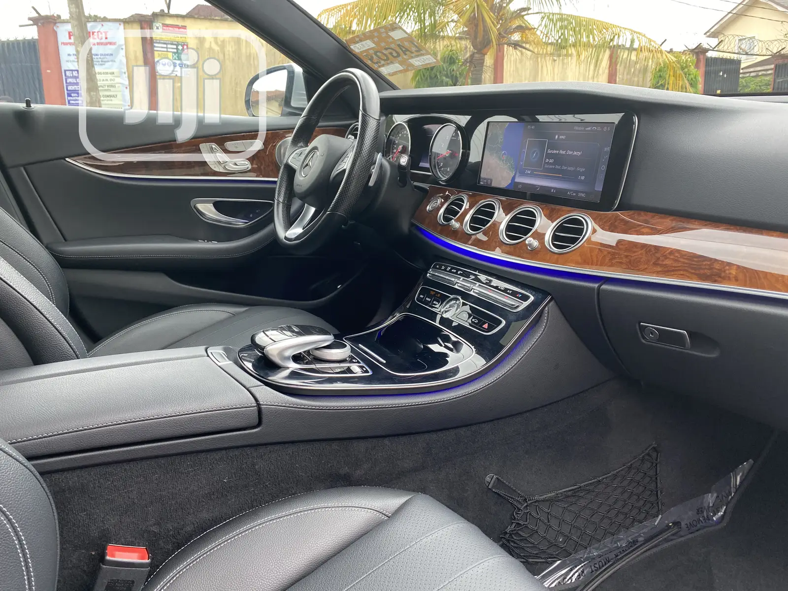 Mercedes-Benz E300 2017 Silver