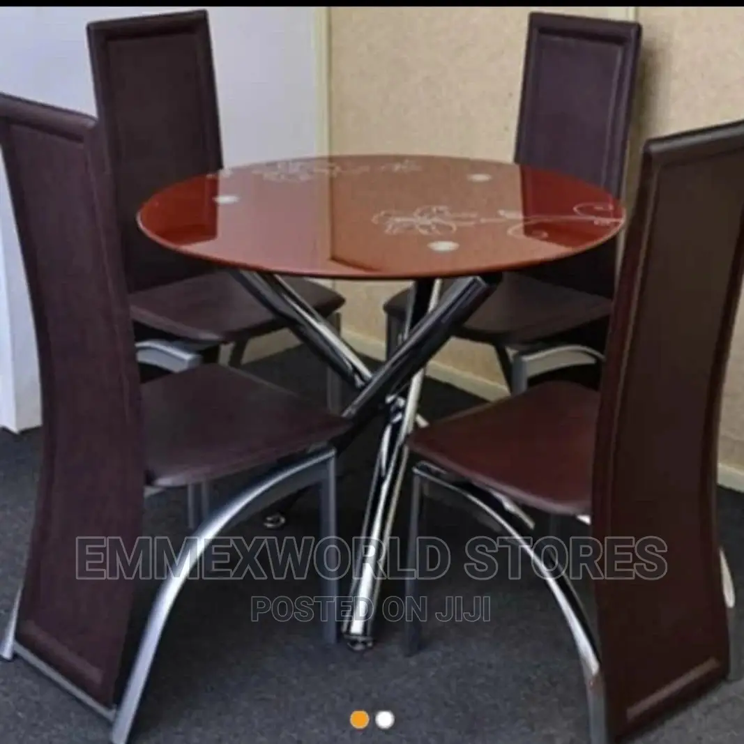 Round Dinning Set By 4 Chairs