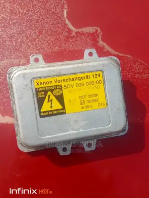 Range Rover Vogue 2008 Headlamp Charger