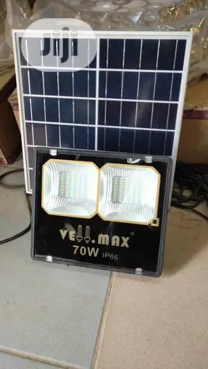 Floodlight With Solar