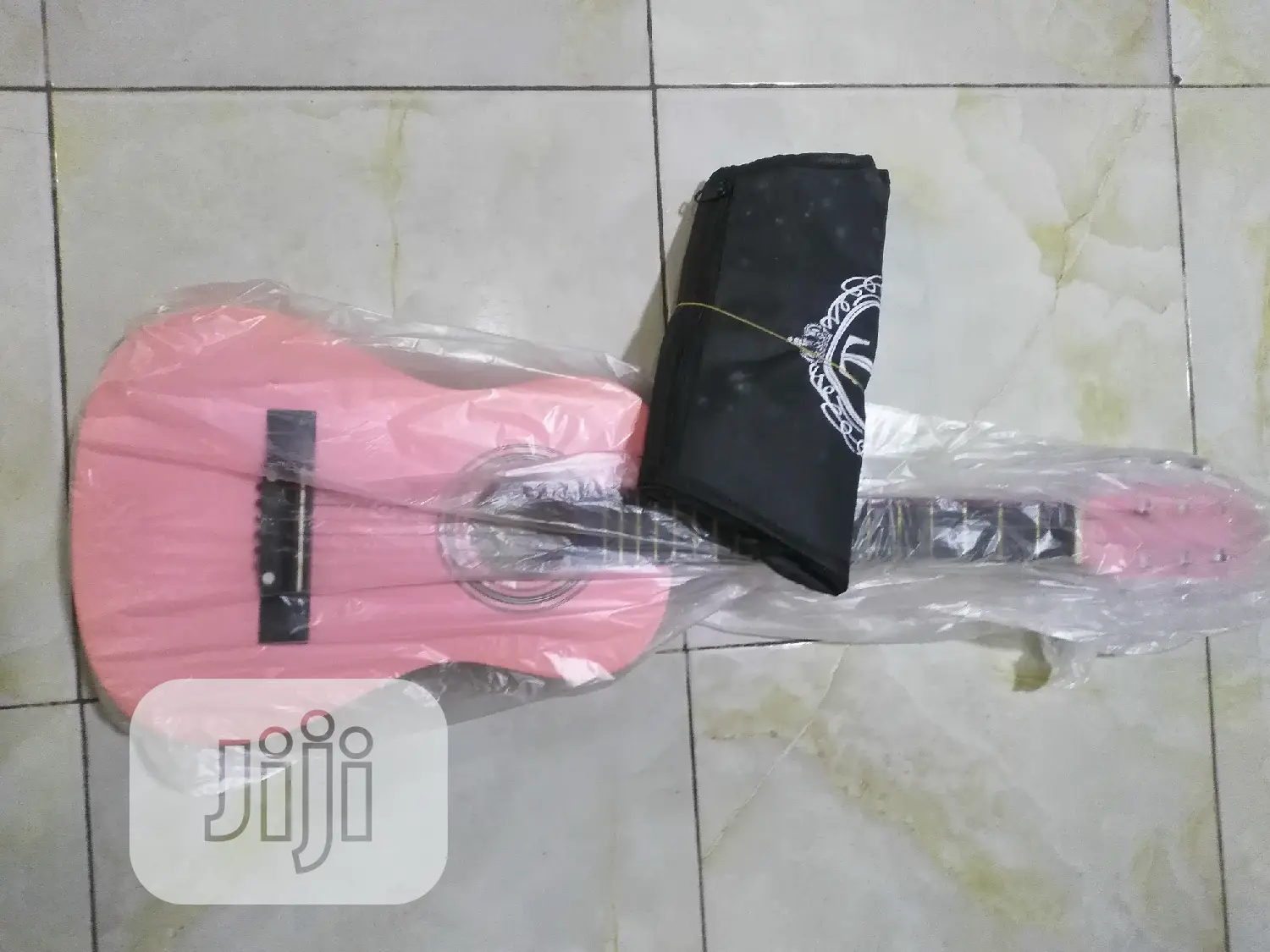 Academic Guitar 31"