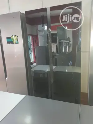 Brand New Hisense Side by Side Refrigerator/Mirror/External/